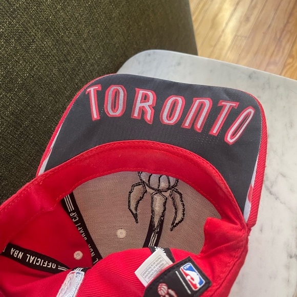 Toronto Raptors official SnapBack circa 2014 adidas - Picture 3 of 3